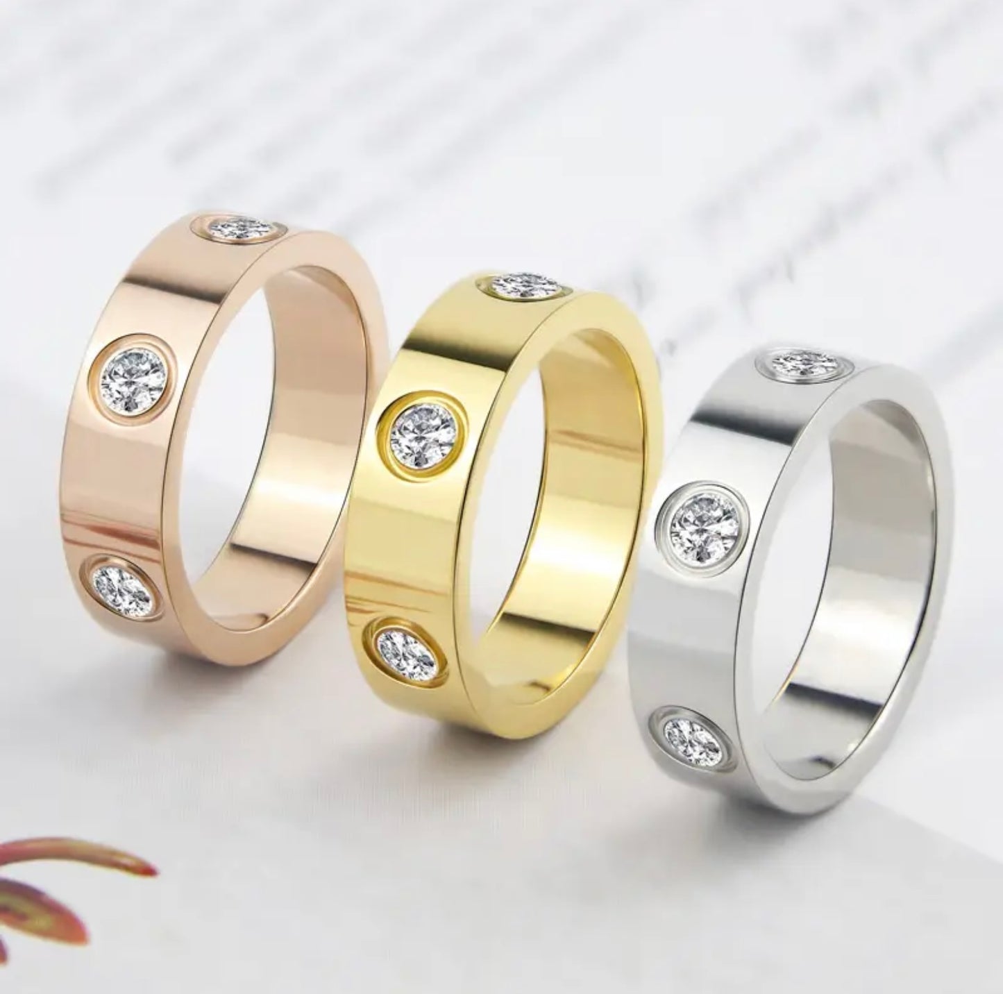 Xcartier Love Ring mit Steinen Gold