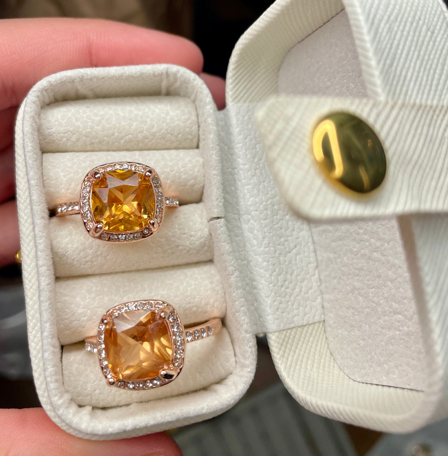 Champagner Quadratischer Ring